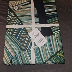 WILLIAMS SONOMA 70" ROUND TABLECLOTH w/UMBRELLA HOLE AND ZIPPER OILCLOTH PALM